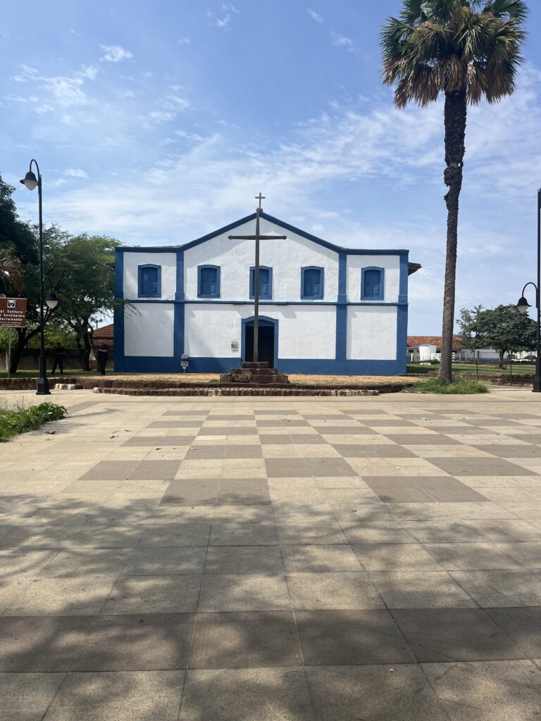 Church of Sant’Ana downtown. The external view of the church is quite simple. The walls are white and with features like the windows and door painted blue.